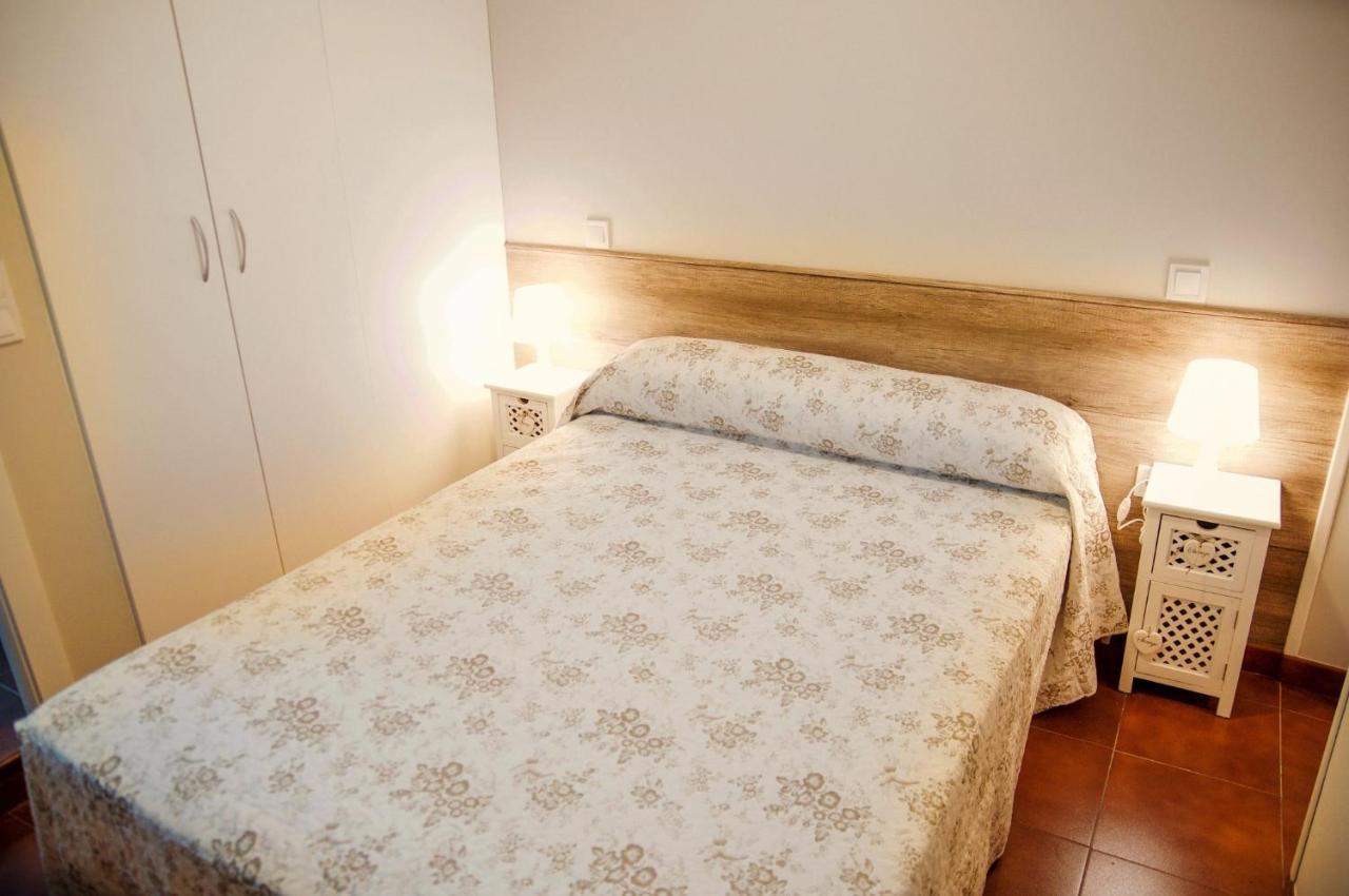 Apartamentos Individuales Con Piscina 加拉帕加尔 外观 照片
